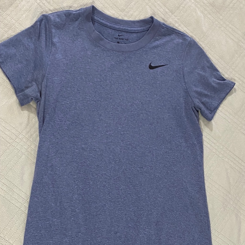 Women’s Nike t-shirt